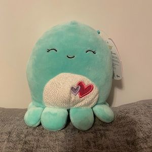 5” Valentine’s Day olina the octopus squishmallow